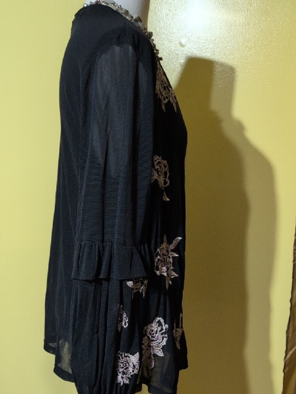 Style and Co Black Floral Embroidered Sheer lined Women's Top - Picture 5 of 9